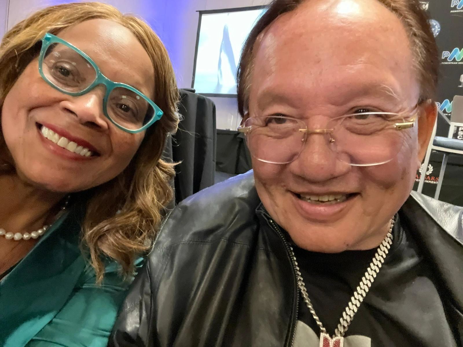 cr=t_0,l_0,w_100,h_100